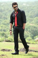 Okkadine Latest Stills